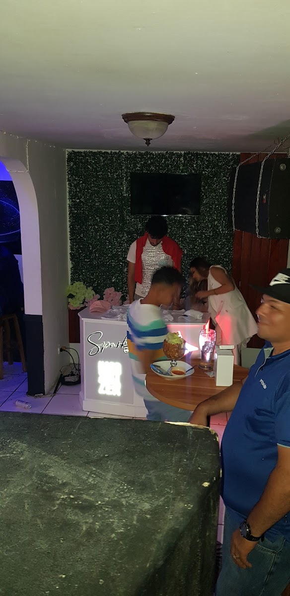 Spazios Restaurante Y Sport Bar Photos 2